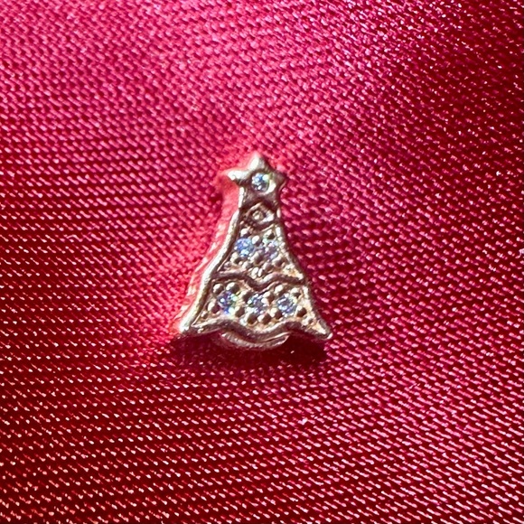 Pandora Rose Twinkling Christmas Tree Petite Charm - Picture 2 of 7